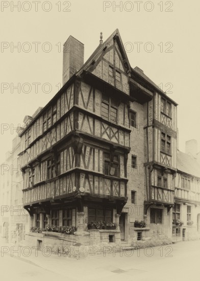 Historic half-timbered house, Maison à pans de bois de la rue des Cuisiniers, old town, black and white, vintage, retro, Bayeux, Normandy, Calvados, France