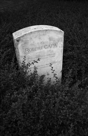 Separate memorial stone for war reporter Robert Capa, actually André Endre Erno Friedman, Mémorial des Réporters, memorial to freedom of the press, memorial to journalists and photographers killed in the line of duty, black and white, Bayeux, Normandy, Calvados, France