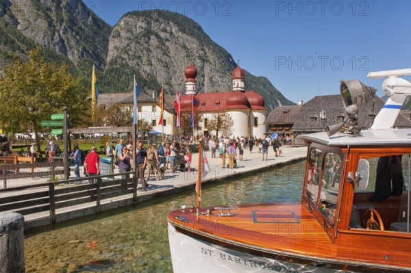 St. Bartholomä am Königssee, mountain lake in the municipality of Schönau am Königssee, district of Berchtesgadener Land. Nestled between the steep slopes of the Watzmann and Hagengebirge mountains, it has a fjord-like character. It is one of the cleanest lakes in Germany. Navigation since the 18th century. Upper Bavaria, Bavaria