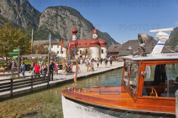 St. Bartholomä, Königssee, mountain lake in the municipality of Schönau am Königssee, district of Berchtesgadener Land. Nestled between the steep slopes of the Watzmann and Hagengebirge mountains with a fjord-like character. It is one of the cleanest lakes in Germany. Navigation since the 18th century. Upper Bavaria, Bavaria