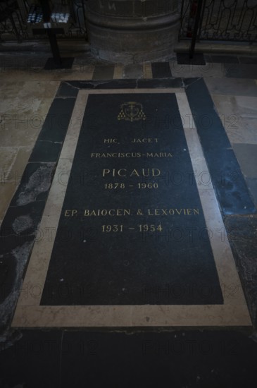 Interior view, burial place of Bishop François-Marie Picaud, Cathédrale Notre-Dame de Bayeux, Bayeux, Calvados, France