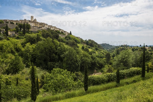 Picturesque mountain village, St. Paul de Vence, Provence Alpes Côte d'Azur, South of France, France