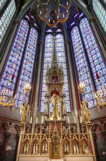Interior view, altar, Chapel of the Blessed Sacrament, Chapelle du Saint-Sacrement, Saint-Augustin de Cantorbéry, radial chapel, ambulatory, Cathédrale Notre-Dame d'Amiens, Amiens, Somme, France