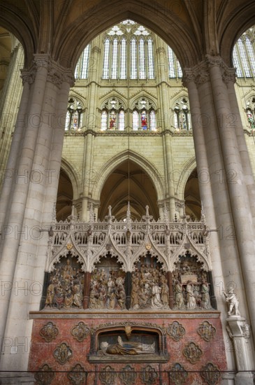 Interior view, tomb of St Adrien of Hénencourt, Cathédrale Notre-Dame d'Amiens, Amiens, Somme, France