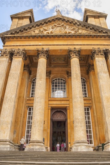 Blenheim Palace, the largest non-royal aristocratic residence in Great Britain, built by Queen Anne as a reward for John Churchill, 1st Duke of Marlborough. The imposing baroque palace is located in the English county of Oxfordshire on the River Glyme, a UNESCO World Heritage Site, England, United Kingdom
