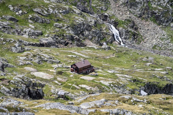 Elberfelderhütte mountain hut in the upper Gössnitztal valley, Wiener Höhenweg, Schober group, Hohe Tauern National Park, Carinthia, Austria