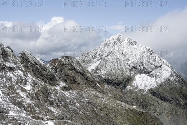 Summit of the Kleiner Hornkopf, summit of the Schober group with snow, Hohe Tauern National Park, Carinthia, Austria
