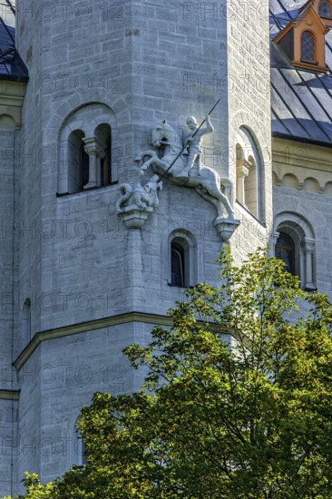 Sculpture of Sigurd the Dragon Slayer on the stair tower, Neuschwanstein Castle by King Ludwig II, fairytale castle in Neo-Romanesque style, UNESCO World Heritage Site, Schwangau, Königswinkel, Allgäu, Swabia, Bavaria, Germany
