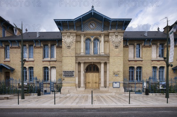School, Lycée Polyvalent des Métiers Stépane Hessel, College des Garçons, Avenue de Champagne, Épernay, Marne, France