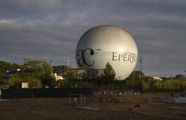 Balloon captiv, captive balloon, observation deck, Épernay, Champagne, Marne, France