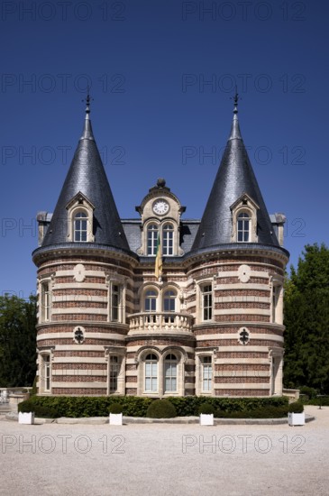Hotel, headquarters, company headquarters, head office, champagne brand Comtesse Lafond, château, Épernay, Champagne, Marne, France