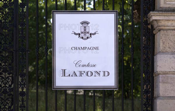 Sign, logo, head office, company headquarters, headquarters, champagne brand Comtesse Lafond, Épernay, Champagne, Marne, France