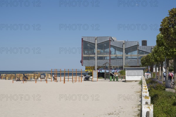 Swimming pool and beach chairs on the sandy beach, Laboe, Baltic resort, Fjord, Baltic Sea, North Frisia, Schleswig-Holstein, Germany