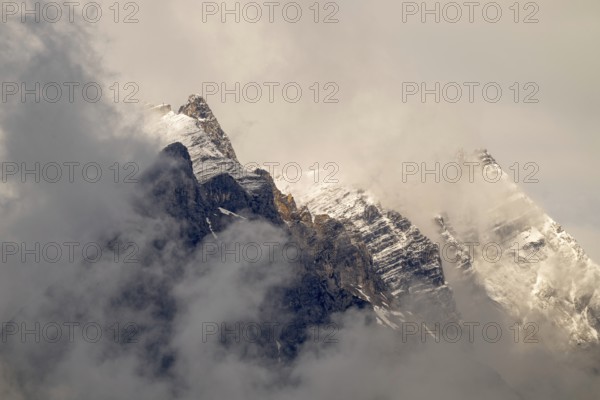 Small and large Bettelwurf with a thin layer of snow, behind wispy clouds, Small and large Bettelwurf, Karwendel Mountains, Tyrol, Austria