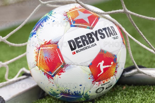 Close-up of the 2025/26 Bundesliga match ball (symbolic image)
