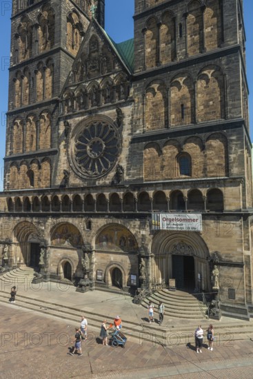 Gothic west façade of St Peter's Cathedral on the market square, double tower from 1896, rose window, Protestant church, Old Town, Hanseatic City of Bremen, Germany