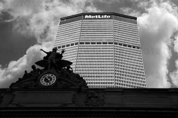 The MetLife Building, office building, built 1960 to 1963, front silhouette of the Central Station entrance, black and white, New York City, USA