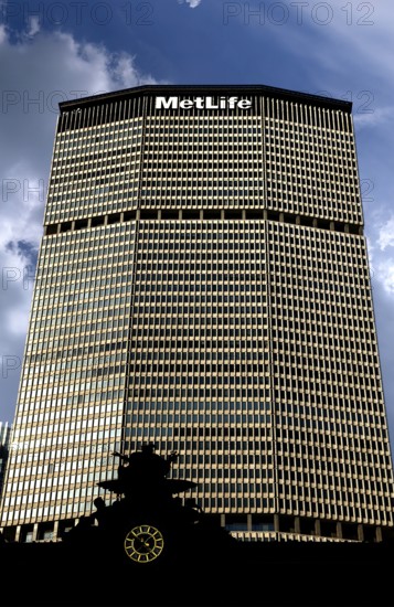 The MetLife Building, office building, built 1960 to 1963, front silhouette of the Central Station entrance, New York City, USA