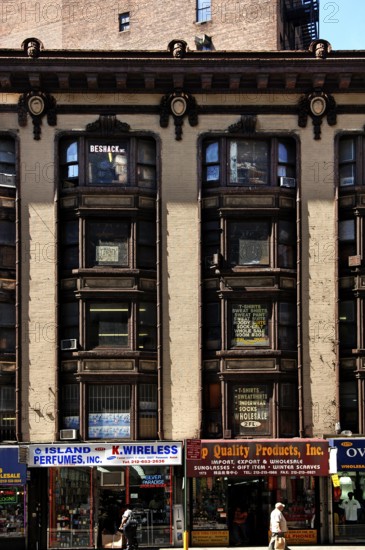 3-storey T-shirt department stores' in downtown New York City, USA