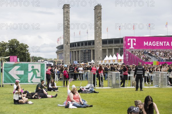 Area in front of the Main Stage at the Lollapalooza Festival in the Olympiastadion and on the Maifeld closed due to overcrowding, Berlin, 13/07/2025