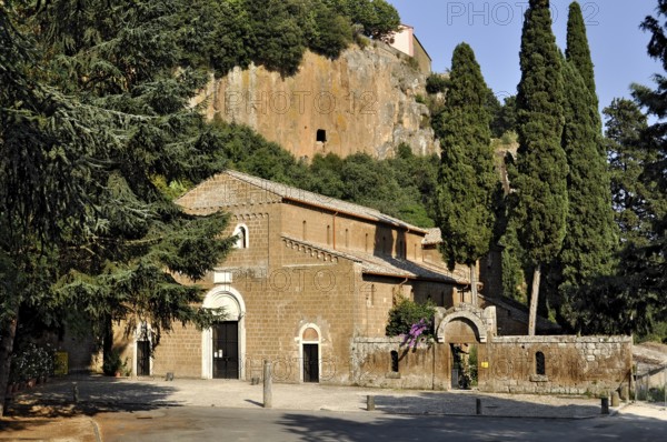 Romanesque basilica, Basilica di Sant'Elia, 8th to 9th century, Benedictine abbey, steep tufa rock face, Valle Suppentonia gorge, Castel Sant'Elia, Province of Viterbo, Lazio, Italy