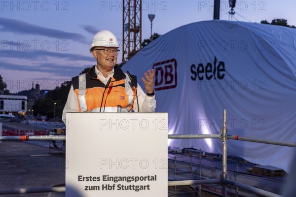 First entrance portal at the new Stuttgart main station completed. One of four so-called lattice shells, which travellers will use to access the underground through station in future, is revealed for the first time. The spectacular steel and glass construction was realised by façade specialist Seele and planned by christoph ingenhoven architects. Olaf Drescher, Chairman of the Management Board of DB Projekt Stuttgart-Ulm GmbH. Stuttgart, Baden-Württemberg, Germany