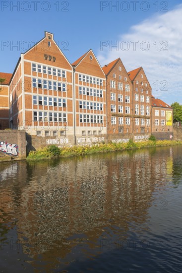 Weserburg, Museum of Contemporary Art on the Weser, modern art, exhibition, art scene, architecture, gable, water reflection, Teerhof peninsula, blue sky, Hanseatic city of Bremen, Germany