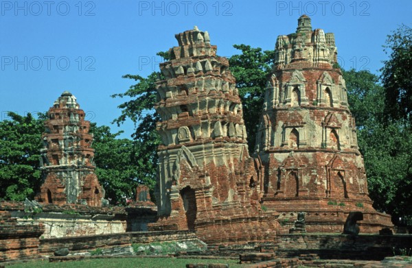 Chedis, Wat Mahatat, Ayutthaya, Thailand, December 2002, vintage, retro, old, historic