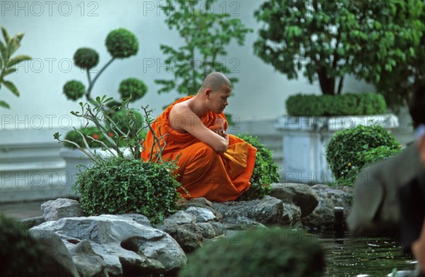 Meditating monk, Wat Pho, Bangkok, Thailand, December 2002, vintage, retro, old, historic
