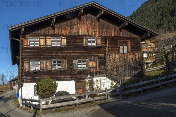 Typical old wooden farmhouse, Reichenbach, near Oberstdorf, Oberallgäu, Allgäu, Bavaria, Germany