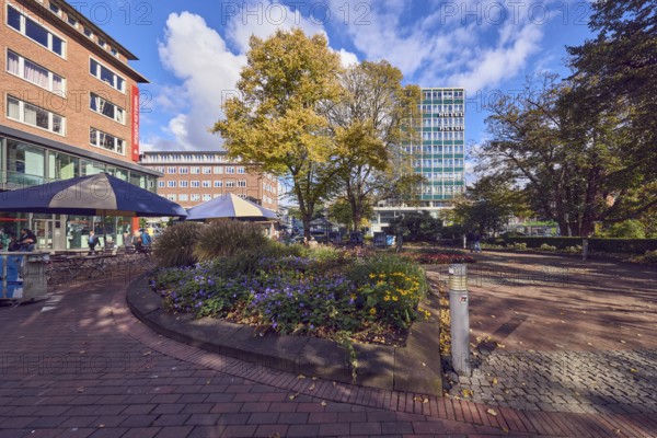 Pedestrian zone, Hotel Astor Kiel by Campanile, general architecture, high-rise building, modern architecture, square, park, flower bed, trees, autumn leaves, paths, lantern, outdoor area of a restaurant, blue sky, cumulus clouds, Holstenplatz, Kiel, state capital, district-free city, Schleswig-Holstein, Germany