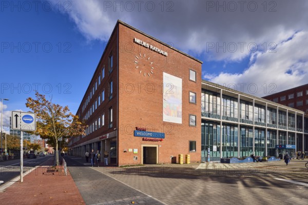 New town hall, brick building, brick architecture, modern architecture, façade with windows, trees, autumn leaves, blue sky, cumulus clouds, stratocumulus clouds, Andreas-Gayk-Straße, Stresemannplatz, Kiel, state capital, district-free city, Schleswig-Holstein, Germany