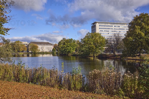 Kleiner Kiel, water area, lake, general development, commercial buildings, houses, high-rise building, modern architecture, Kieler Volksbank eG - Kompetenzcenter am Martensdamm, Ministry of Justice, trees, autumn leaves, lawn, plants, blue sky, cumulus clouds, Lorentzendamm, Martensdamm, Kiel, state capital, district-free city, Schleswig-Holstein, Germany