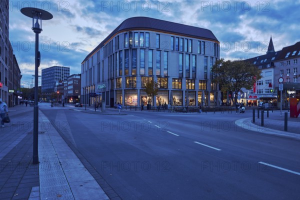 Primark, fashion store, general architecture, commercial building, modern architecture, lantern, barrier bollard, street, evening blue hour, blue sky, cumulus clouds, intersection Andreas-Gayk-Straße, Holstenbrücke and Berliner Platz, Kiel, state capital, district-free city, Schleswig-Holstein, Germany