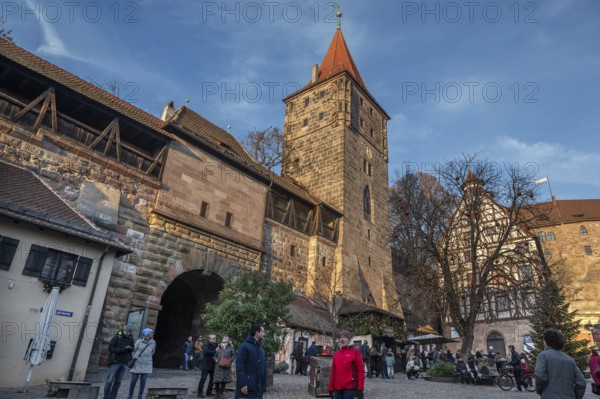 Medieval Tiergärtnertorturm, on the right the historic Pilatushaus, Tiergärtnertor, Nuremberg, Middle Franconia, Bavaria, Germany