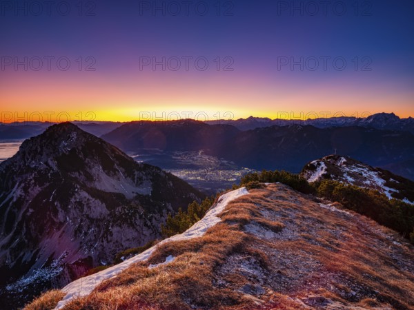 Dawn in the mountains, view of Bad Reichenhall, Hochstaufen and Berchtesgaden Alps, Zwiesel, Bad Reichenhall, Berchtesgadener Land, Upper Bavaria, Bavaria, Germany