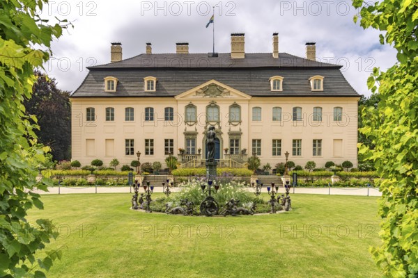 The Branitz Park with Branitz Castle, landscape park created in 1846 by Prince Hermann von Pückler-Muskau in Branitz, Cottbus, Spree-Neiße district, Brandenburg, Germany