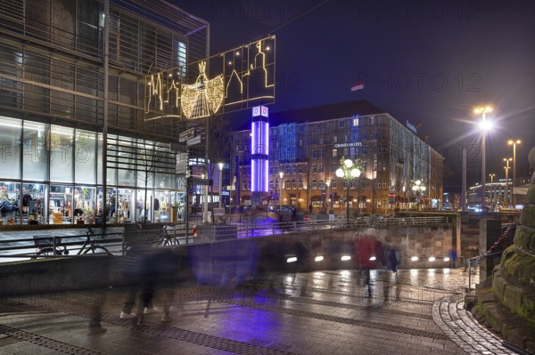 Advent lighting at the Grand Hotel and Königstor, Nuremberg, Middle Franconia, Bavaria, Germany