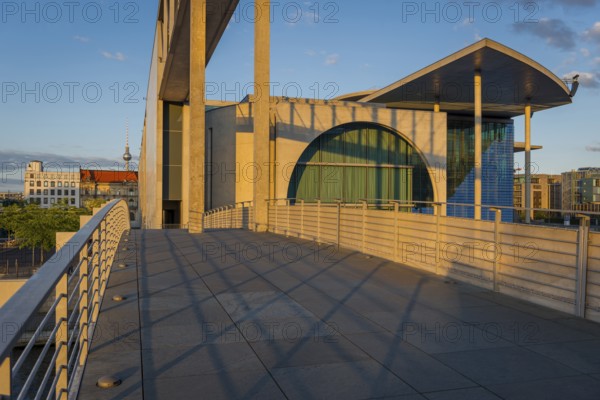 Footbridge with Marie-Elisabeth Lüders House in the evening light on the Spree in the government district, Berlin