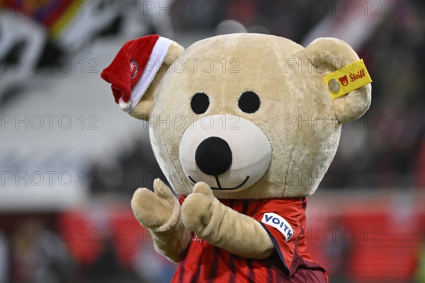Mascot Paule 1. FC Heidenheim 1846 FCH with Santa hat, Voith-Arena, Heidenheim, Baden-Württemberg, Germany