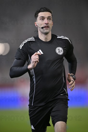 Warm-up training referee Florian Badstübner Voith-Arena, Heidenheim, Baden-Württemberg, Germany