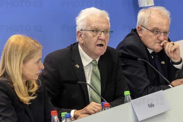 Special meeting of the Stuttgart 21 Steering Committee with DB CEO Evelyn Palla and Minister-President Winfried Kretschmann. On the right, Rainer Wieland, chairman of the Stuttgart Region Association. The reason for the emergency meeting was the renewed delay in the opening date for the billion-dollar project. Stuttgart, Baden-Württemberg, Germany