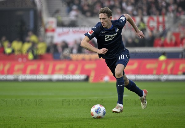 Wouter Tohumcu TSG 1899 Hoffenheim (18) Action on the ball MHPArena, MHP Arena Stuttgart, Baden-Württemberg, Germany