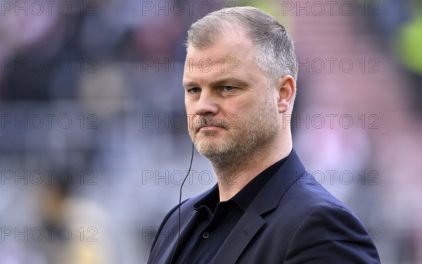 Board of Sports Fabian Wohlgemuth VfB Stuttgart Portrait thoughtful MHPArena, MHP Arena Stuttgart, Baden-Württemberg, Germany