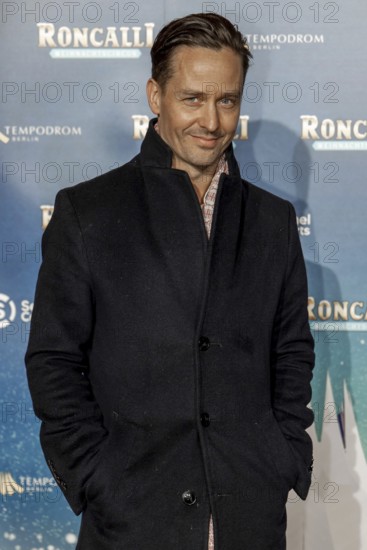 Tom Schilling at the premiere of the 21st Original Roncalli Christmas Circus Berlin at Berlin's Tempodrom on 19.12.2025