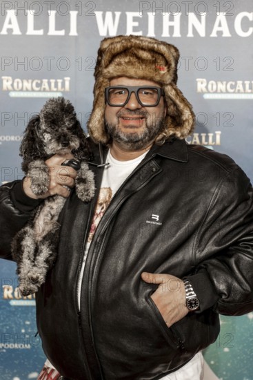 Oliver Polak at the premiere of the 21st Original Roncalli Christmas Circus Berlin at Berlin's Tempodrom on 19.12.2025