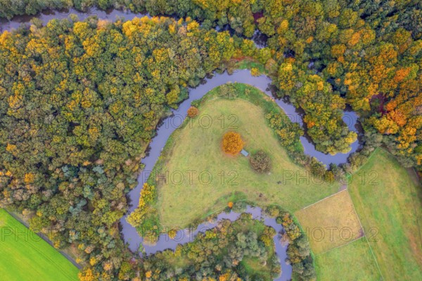 The river Hunte snakes through an autumn landscape, aerial view vertical aerial view, Huntetal, Dötlingen, Lower Saxony, Germany