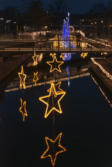 Christmas decoration in Kiel am Holstenfleet, Kleiner Kiel Canal, city center, Christmas, lighting, lights, sailboats, stars, water reflection, bridge, evening, darkness, Germany