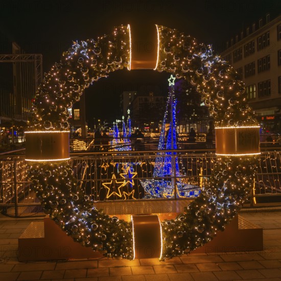 Christmas decoration in Kiel am Holstenfleet, Kleiner Kiel Canal, city center, Christmas, lighting, sparkle of lights, sailboats, stars, water reflection, advent wreath, lettering, evening, darkness, square format, Germany