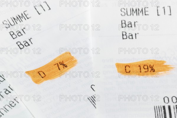 Receipts with colour-highlighted VAT rates of 7% and 19%, Germany